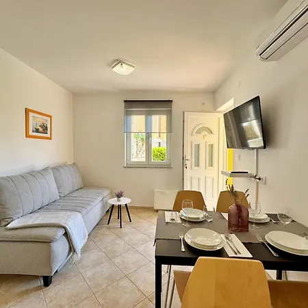 Pintadesol By Interhome * Čižići