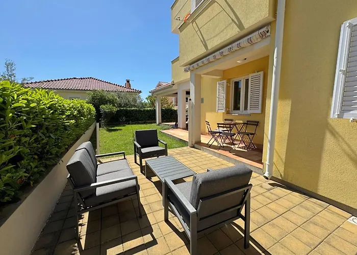 Pintadesol By Interhome Appartement Čižići