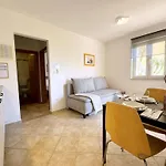 Pintadesol By Interhome * Čižići