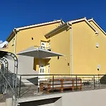Pintadesol By Interhome Čižići