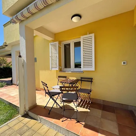 Pintadesol By Interhome Čižići